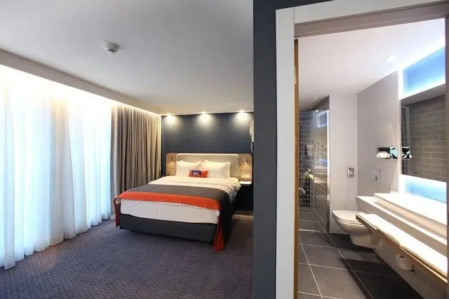 Standard Oda, 1 Büyük (Queen) Boy Yatak