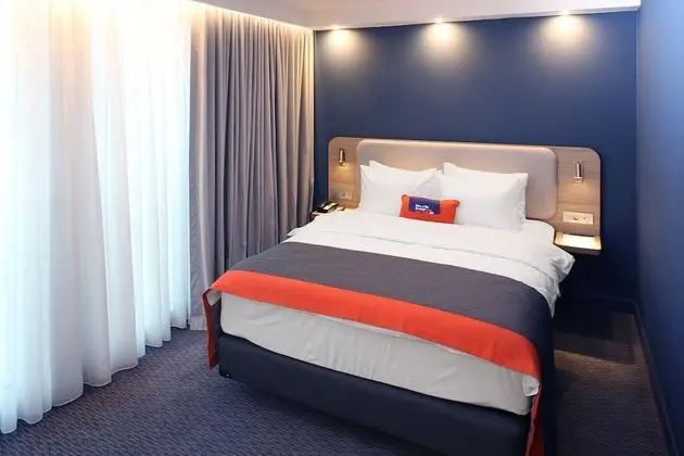 Standard Oda, 1 Büyük (Queen) Boy Yatak