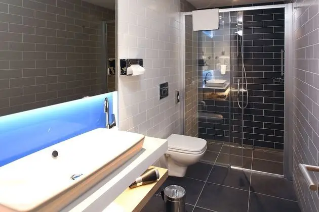 Standard Oda, 1 Büyük (Queen) Boy Yatak