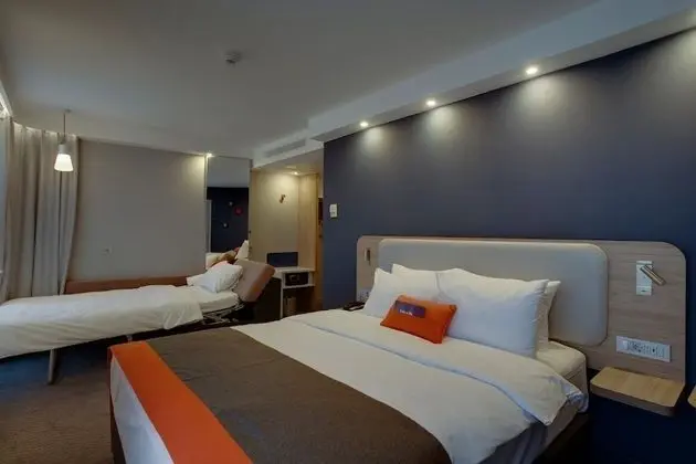 Standard Oda, 1 Büyük (Queen) Boy Yatak ve Çekyat