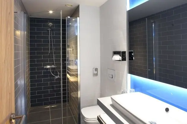 Standard Oda, 1 Büyük (Queen) Boy Yatak ve Çekyat