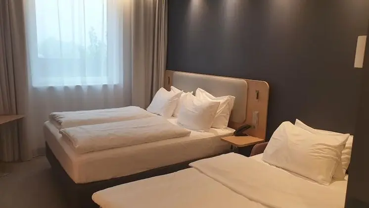 Standard Oda, 1 Büyük (Queen) Boy Yatak ve Çekyat