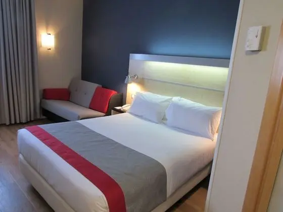 Standard Oda, 1 Büyük (Queen) Boy Yatak ve Çekyat (2Adults 2Chld)