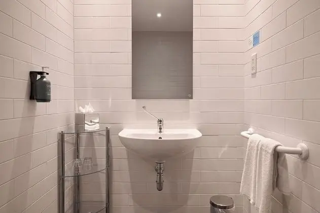 Engellilere uygun banyo