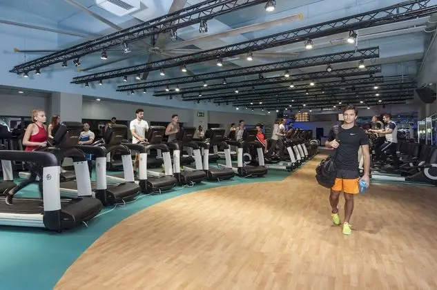 Süit, 1 Çift Kişilik Yatak ve Çekyat