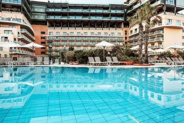 Süit, 1 Çift Kişilik Yatak ve Çekyat