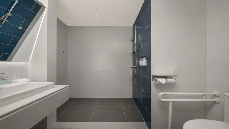 Standard Oda, 1 En Büyük (King) Boy Yatak, Engellilere Uygun (Mobility)