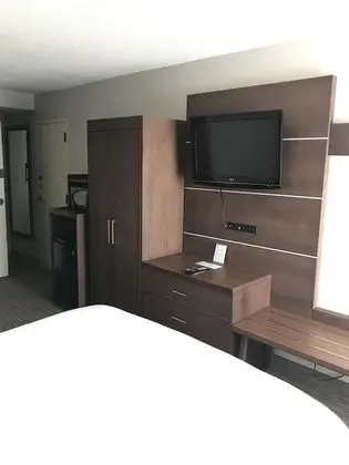Standard Oda, 1 Büyük (Queen) Boy Yatak, Engellilere Uygun (Mobility Tub)