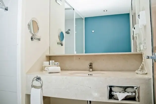 Standard Oda, 2 Çift Kişilik Yatak, Şehir Manzaralı (City View)