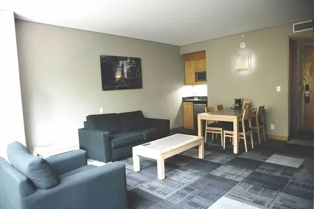 Süit, 1 En Büyük (King) Boy Yatak ve Çekyat, Balkon