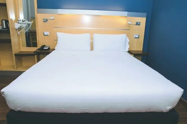 Standard Oda, 1 Büyük (Queen) Boy Yatak, Engellilere Uygun