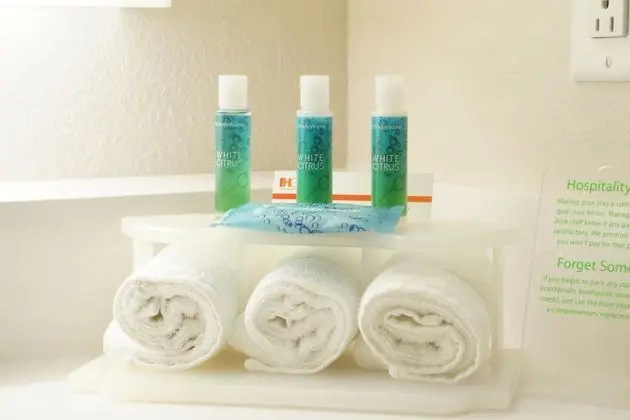 Standard Oda, 1 En Büyük (King) Boy Yatak, Engellilere Uygun (Communication, Accessible Tub)
