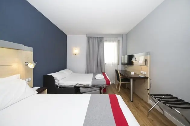 Standard Oda, 1 Büyük (Queen) Boy Yatak ve Çekyat