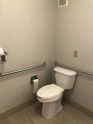 Standard Oda, 1 En Büyük (King) Boy Yatak, Engellilere Uygun (Communication, Accessible Tub)