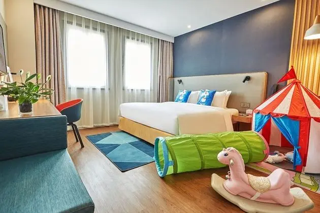 Standard Oda, 1 En Büyük (King) Boy Yatak (Extra Floor Space)