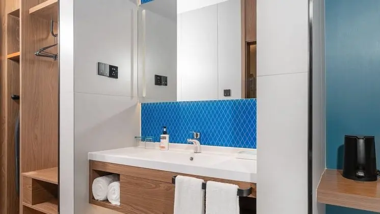 Standard Oda, 1 En Büyük (King) Boy Yatak (Extra Floor Space)