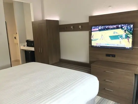 Standard Oda, 1 En Büyük (King) Boy Yatak (Walk-In Shower)