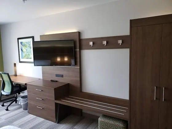 Süit, 1 En Büyük (King) Boy Yatak ve Çekyat, Engellilere Uygun (Accessible Tub)
