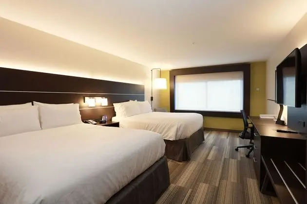 Standard Oda, 2 Büyük (Queen) Boy Yatak, Engellilere Uygun (Mobility)