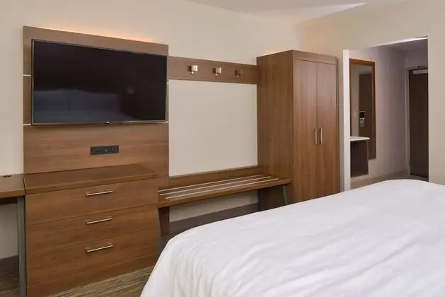 Standard Oda, 1 En Büyük (King) Boy Yatak (Leisure)