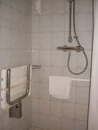 Standard Oda, 1 En Büyük (King) Boy Yatak, Engellilere Uygun