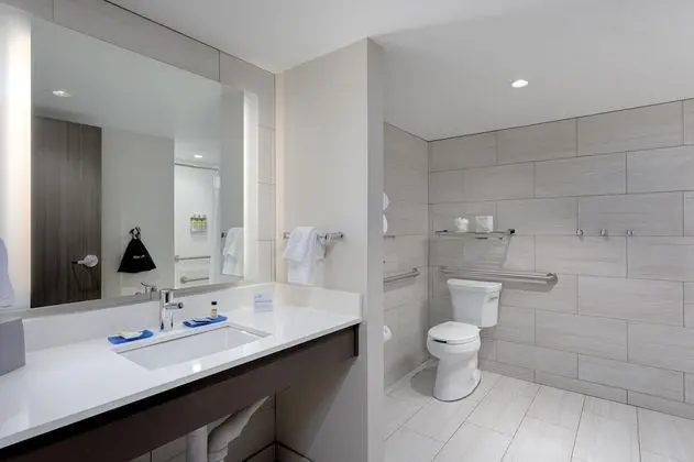 Standard Oda, 2 Büyük (Queen) Boy Yatak, Engellilere Uygun (Communication, Transfer Shower)