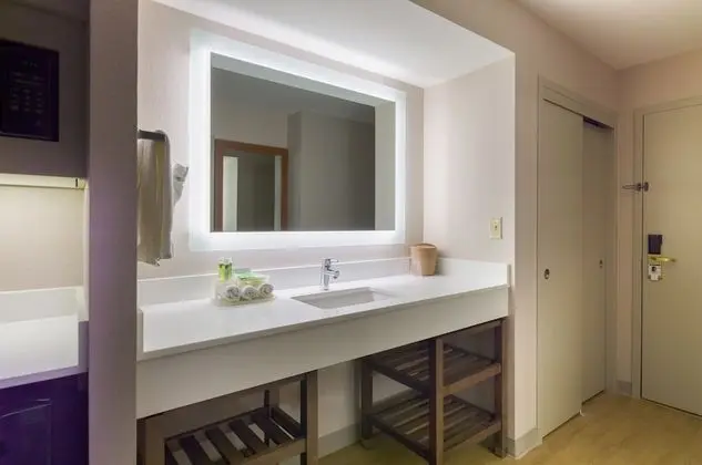 Oda, 1 En Büyük (King) Boy Yatak, Engellilere Uygun, Sigara İçilmez (Mobility, Transfer Shower)
