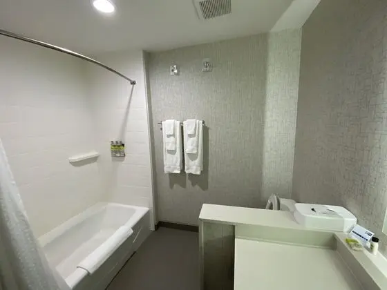 Standard Oda, 1 En Büyük (King) Boy Yatak, Engellilere Uygun (Mobility Tub)