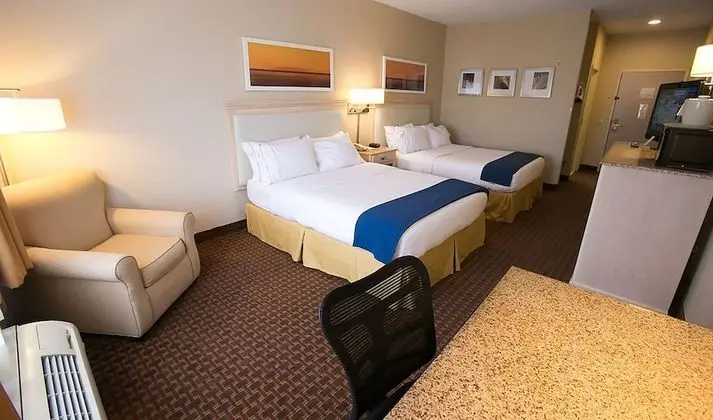 Standard Oda, 2 Büyük (Queen) Boy Yatak, Engellilere Uygun (Mobility Tub)