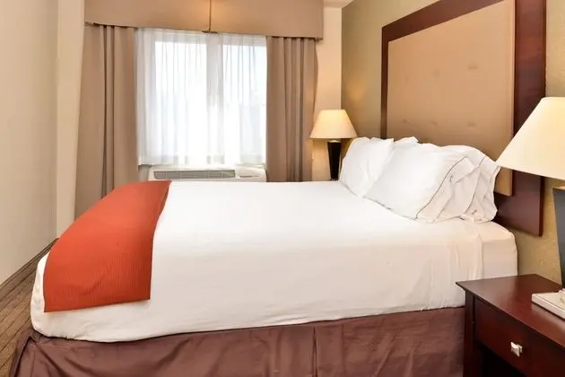 Standard Oda, 1 Büyük (Queen) Boy Yatak
