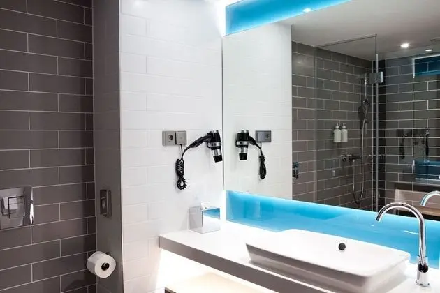 Standard Oda, 1 Büyük (Queen) Boy Yatak