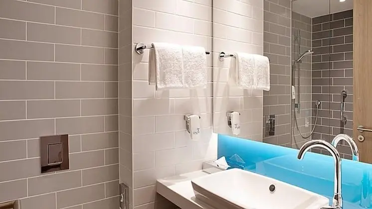 Standard Oda, 1 Büyük (Queen) Boy Yatak ve Çekyat