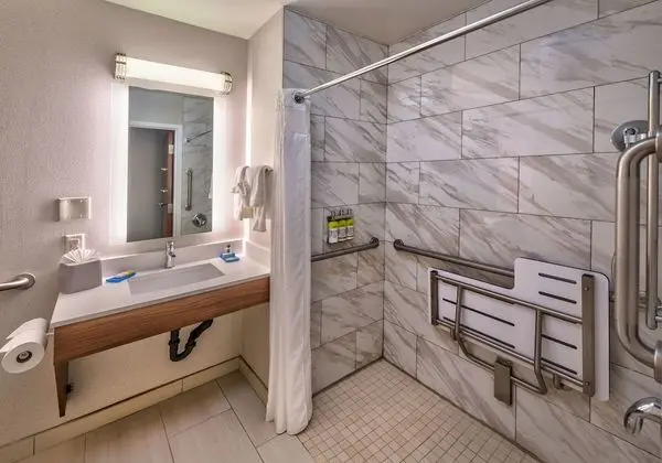 Standard Oda, 1 En Büyük (King) Boy Yatak, Engellilere Uygun (Mobil Roll Shower)