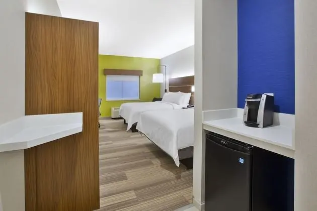 Süit, Birden Çok Yatak (2 Queen Beds & 1 Sofa Bed)