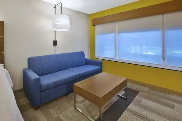 Süit, Birden Çok Yatak (2 Queen Beds & 1 Sofa Bed)
