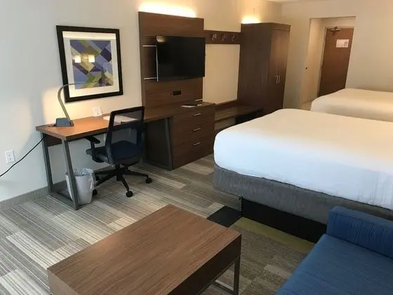 Süit, Birden Çok Yatak (2 Queen Beds & 1 Sofa Bed)