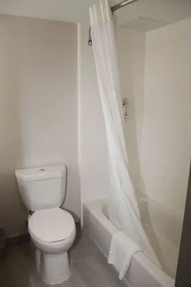 Standard Oda, 1 En Büyük (King) Boy Yatak, Engellilere Uygun (Mobility)