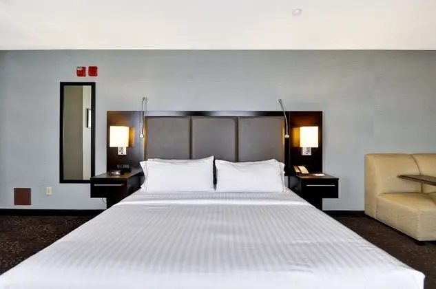 Süit, 1 Yatak Odası (1 King Bed, 2 Queen Beds)