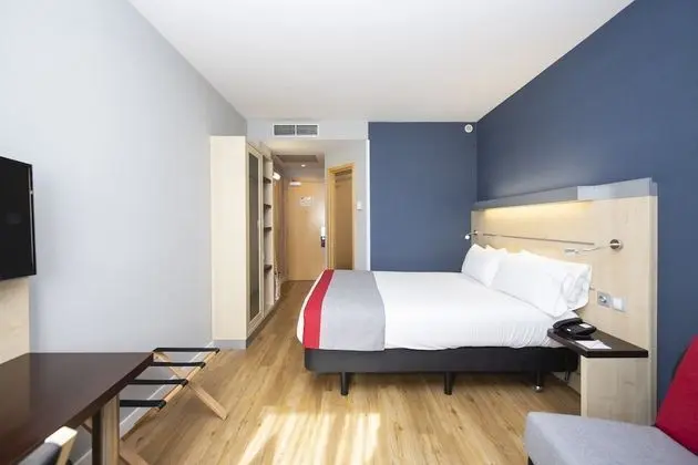 Standard Oda, 1 Büyük (Queen) Boy Yatak ve Çekyat