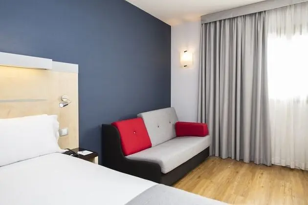 Standard Oda, 1 Büyük (Queen) Boy Yatak ve Çekyat