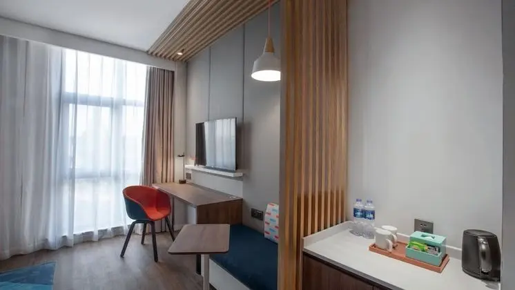 Standard Oda, 1 En Büyük (King) Boy Yatak, Şehir Manzaralı