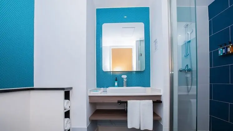 Standard Oda, 1 En Büyük (King) Boy Yatak (Extra Floor Space)