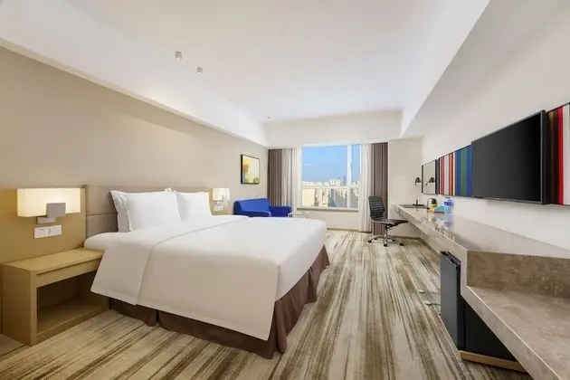 Standard Oda, 1 En Büyük (King) Boy Yatak (Extra Floor Space High Floor)