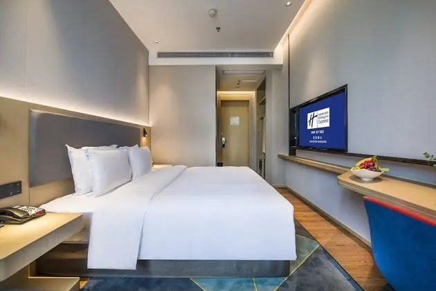 Standard Oda, 1 En Büyük (King) Boy Yatak (Extra Floor Space)