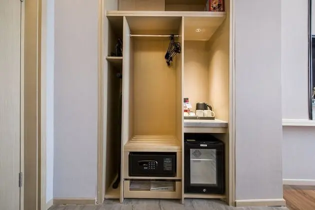 Standard Oda, 1 En Büyük (King) Boy Yatak (Extra Floor Space)
