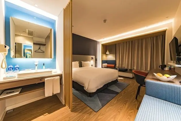 Standard Oda, 1 En Büyük (King) Boy Yatak (High Floor Mini Bar)