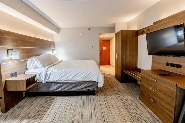 Standard Oda, 1 En Büyük (King) Boy Yatak (Additional Living Area)