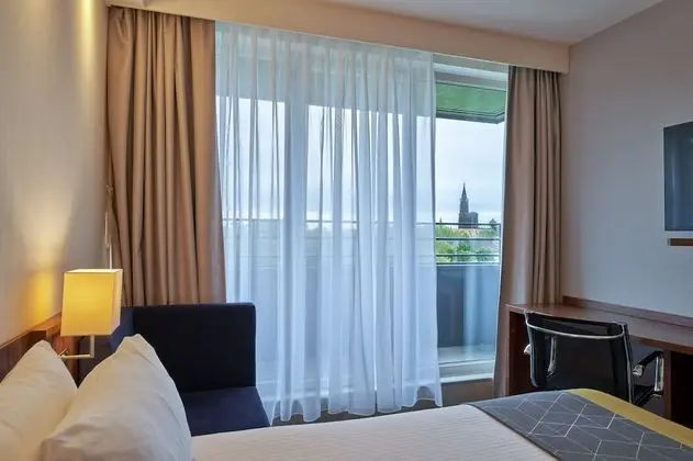 Standard Oda, 1 Büyük (Queen) Boy Yatak