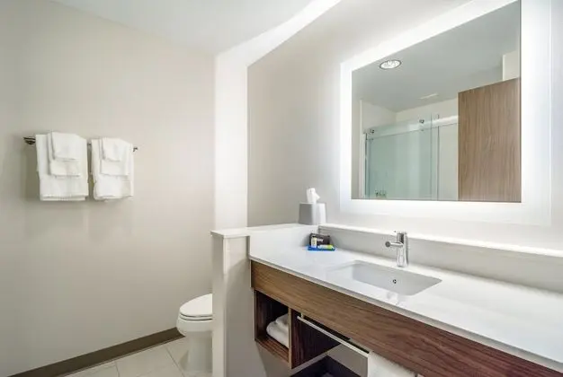 Standard Oda, 1 En Büyük (King) Boy Yatak (Extra Floor Space)