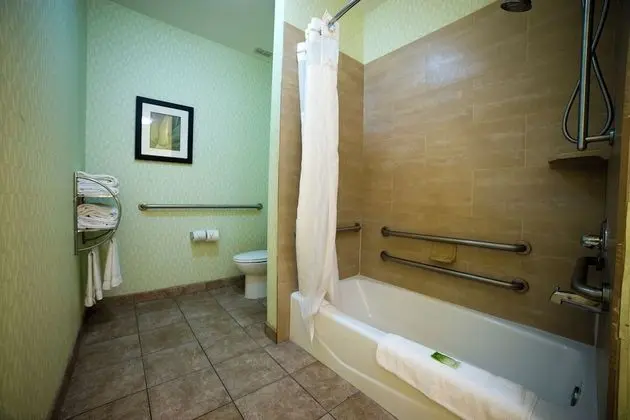 Standard Oda, 1 En Büyük (King) Boy Yatak, Engellilere Uygun (Communication, Accessible Tub)